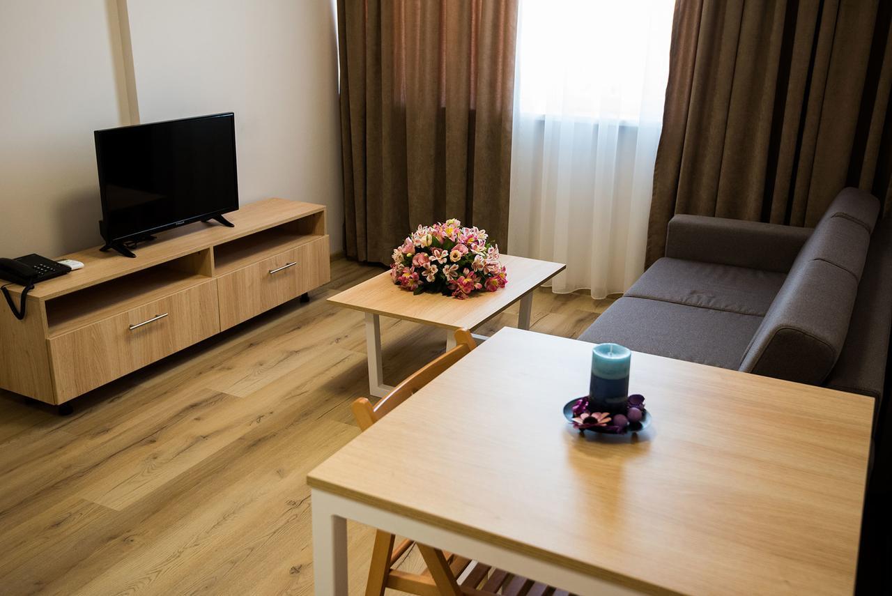Court Inn Obsjtina Panagjurisjte Exteriör bild